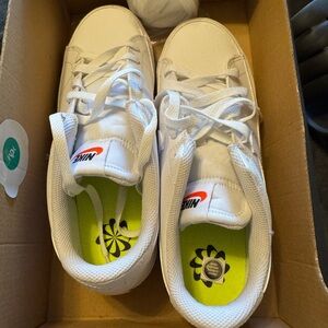 Nike court legacy White Sneakers